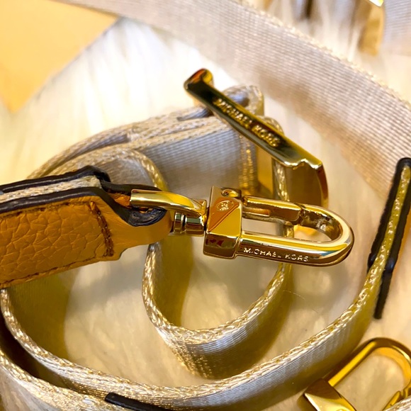 🧡🍊Authentic Michael Kors convertible backpack 🧡🍊 - Picture 8 of 12